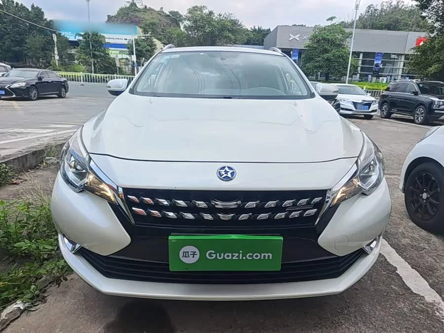 Venucia T90