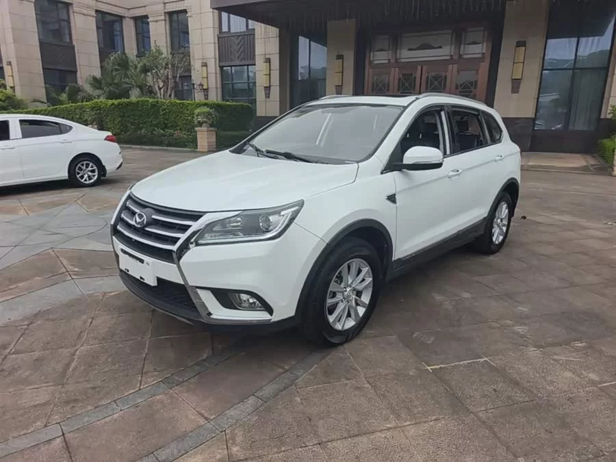 BAIC S6