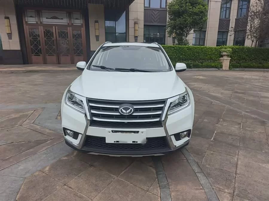 BAIC S6