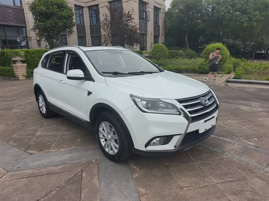 BAIC S6