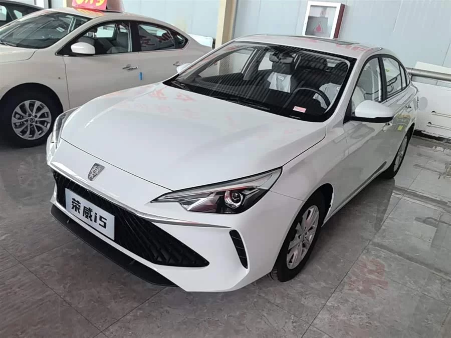 Roewe i5