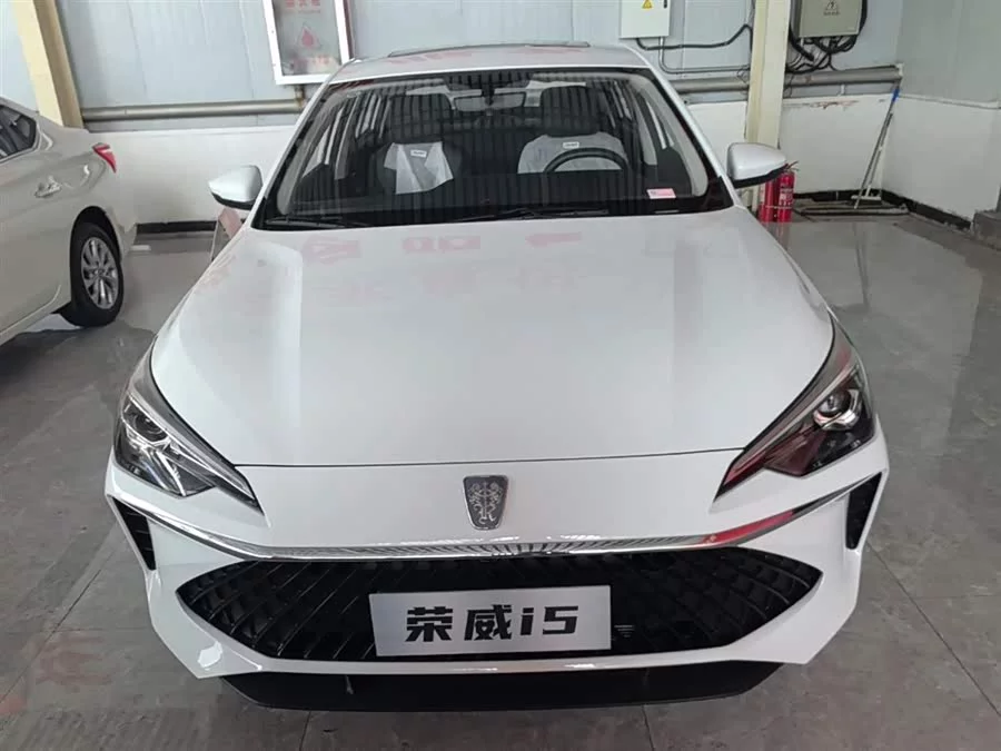 Roewe i5