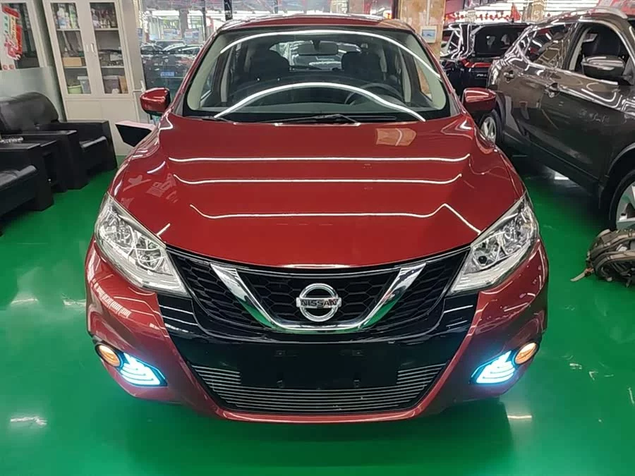 Nissan Tiida