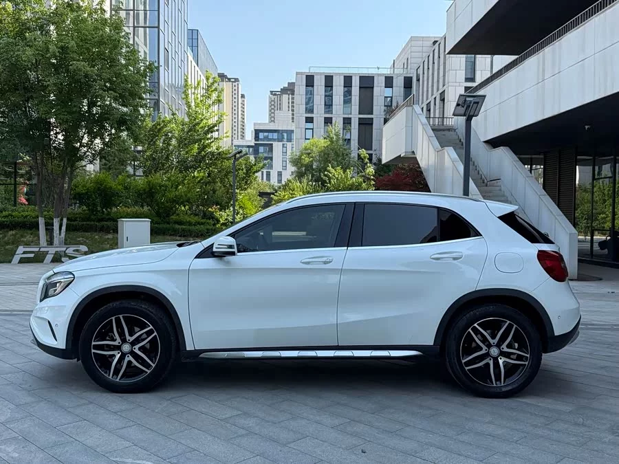 Mercedes Benz GLA