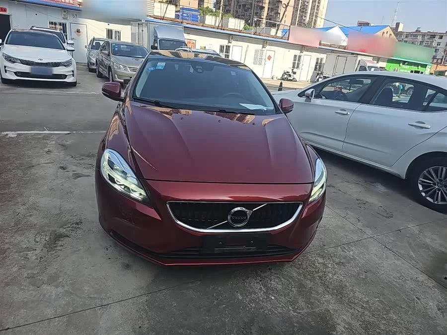 Volvo V40
