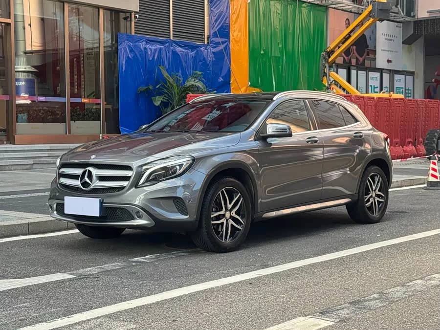 Mercedes Benz GLA