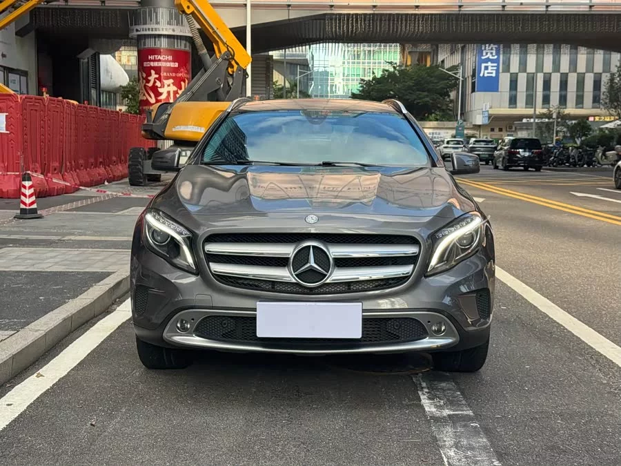 Mercedes Benz GLA