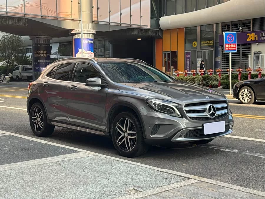 Mercedes Benz GLA