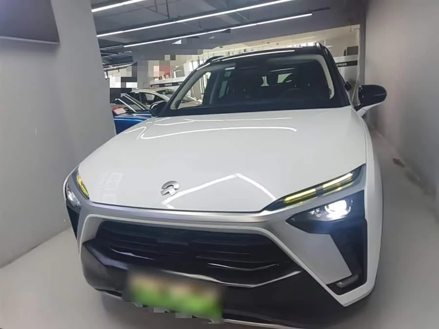 NIO ES8