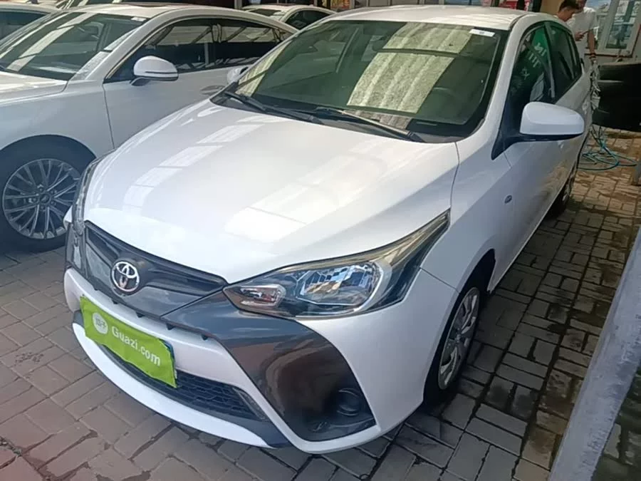 Toyota YARiS L