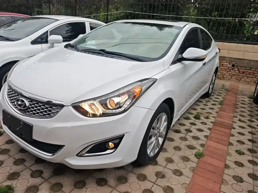 Hyundai Elantra