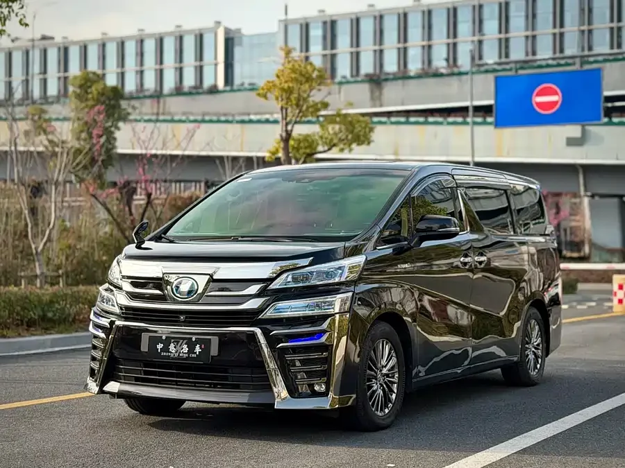 Toyota Crown Vellfire
