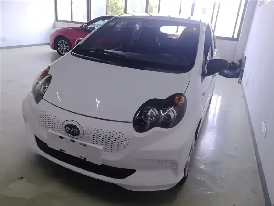 BYD e1