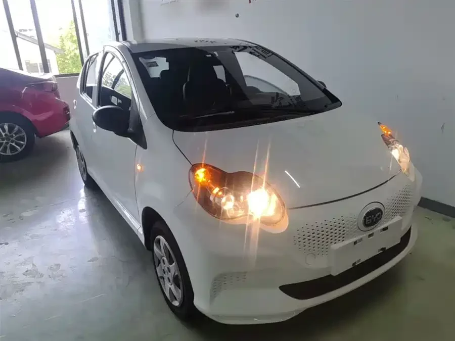 BYD e1