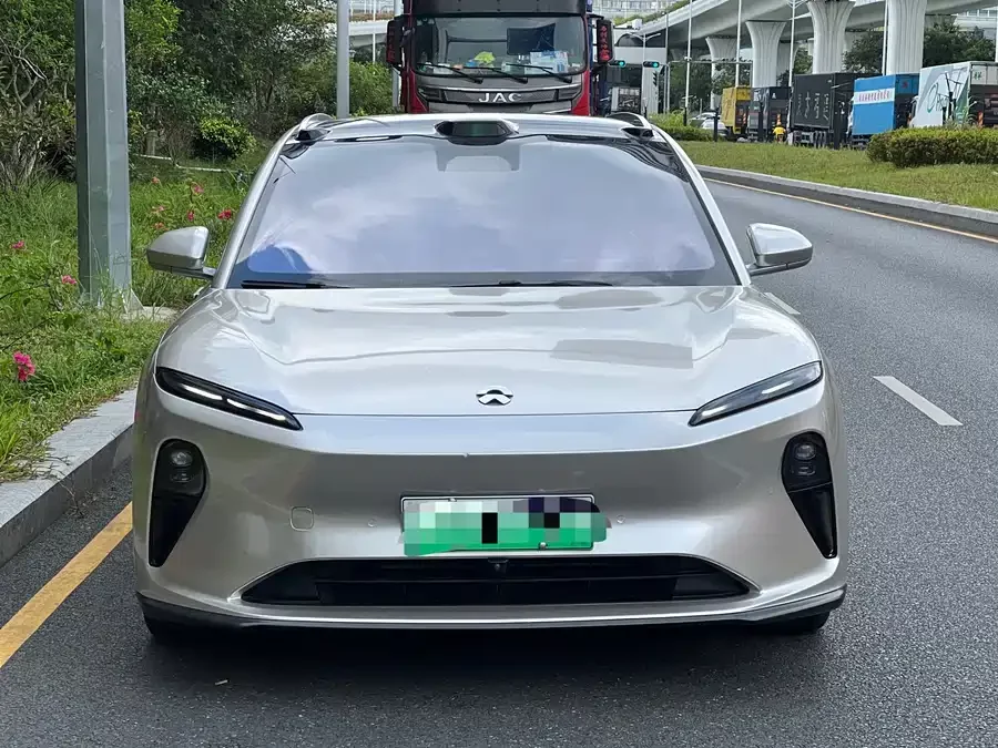 NIO ET5T