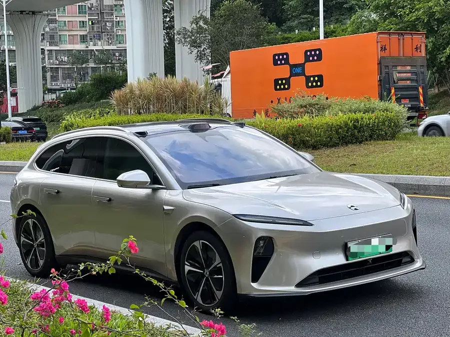 NIO ET5T
