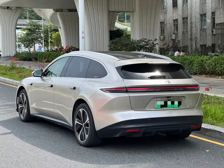 NIO ET5T