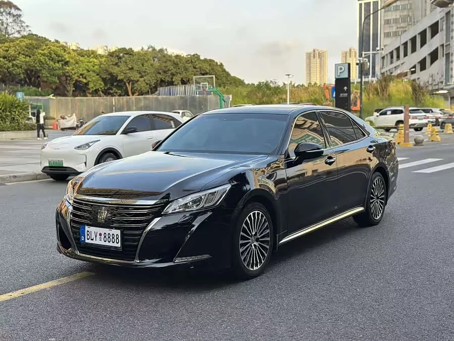 Toyota crown
