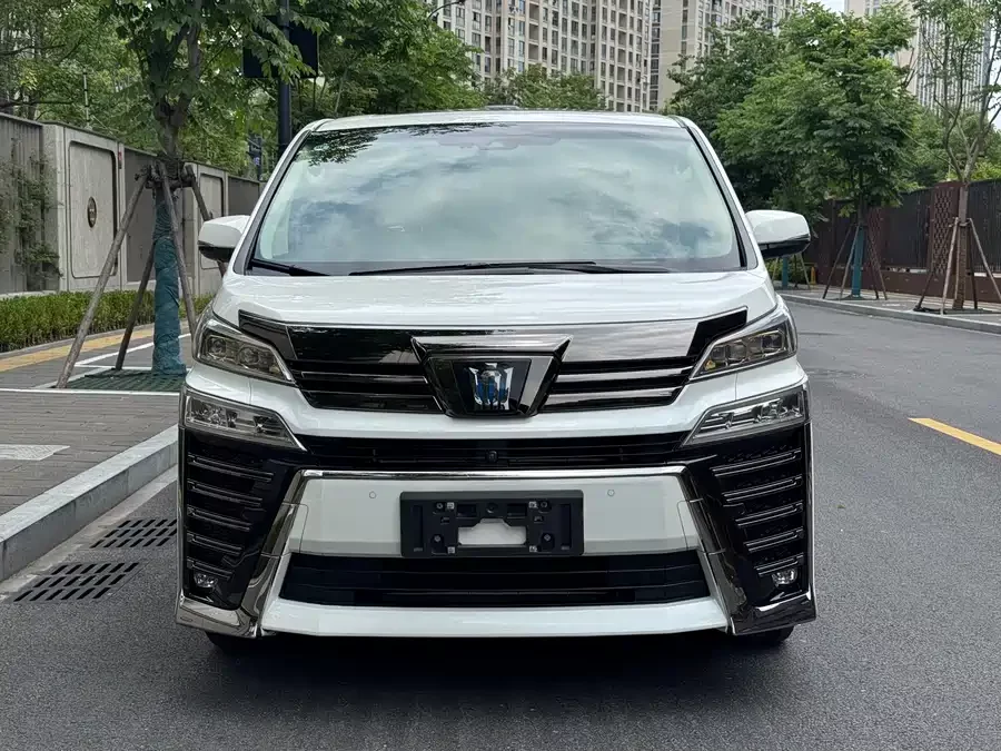 Toyota Crown Vellfire