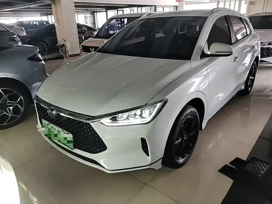 BYD e2
