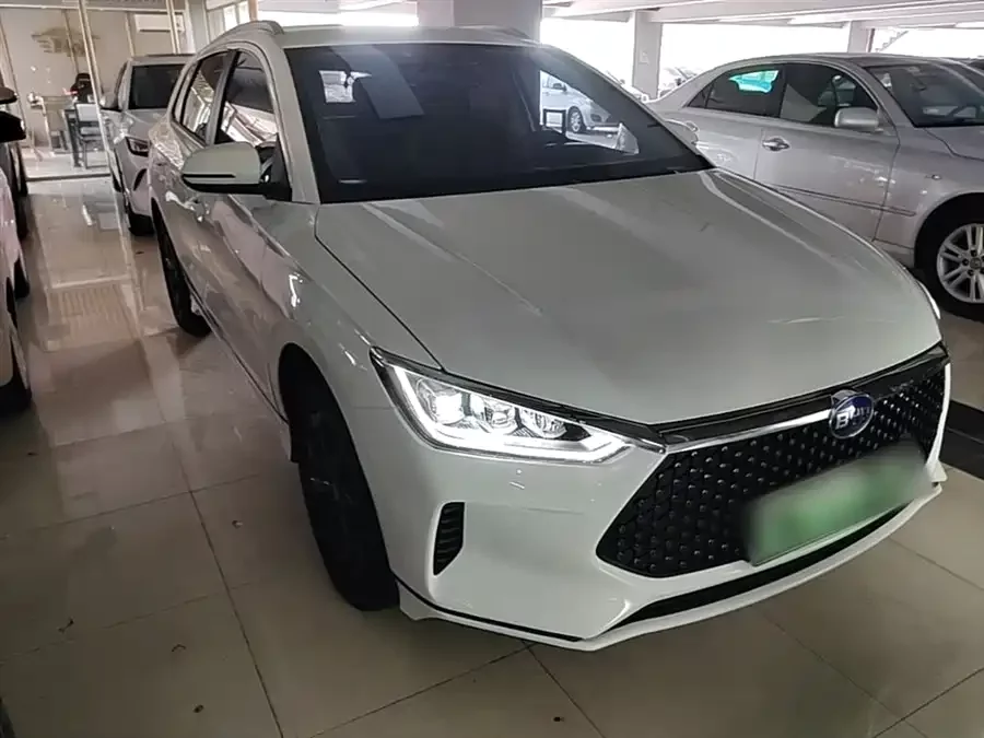 BYD e2