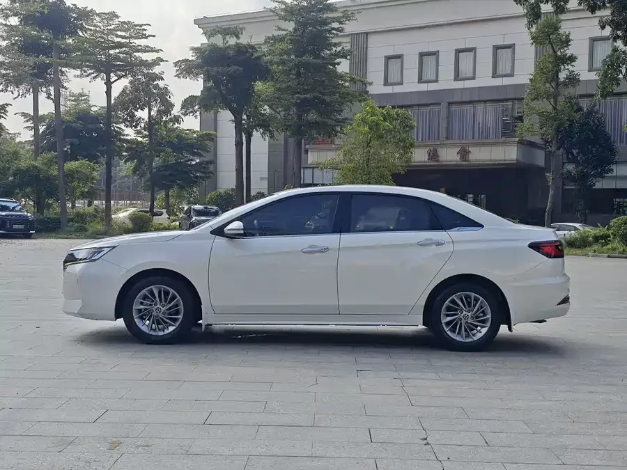 Venucia D60