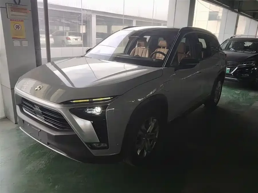 NIO ES8