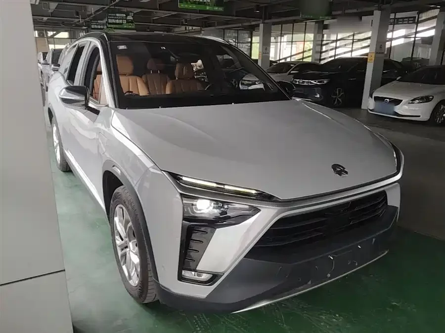 NIO ES8