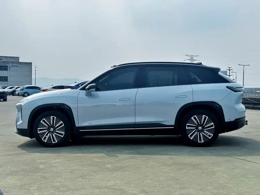 NIO ES7