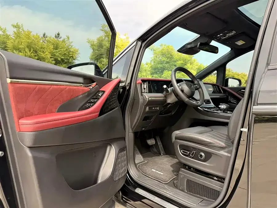 GAC Trumpchi M8