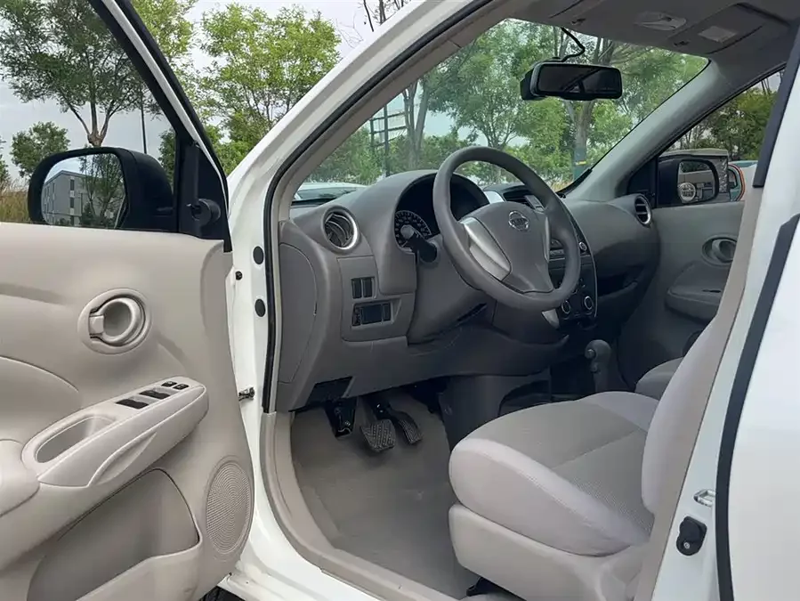 Nissan Sunny