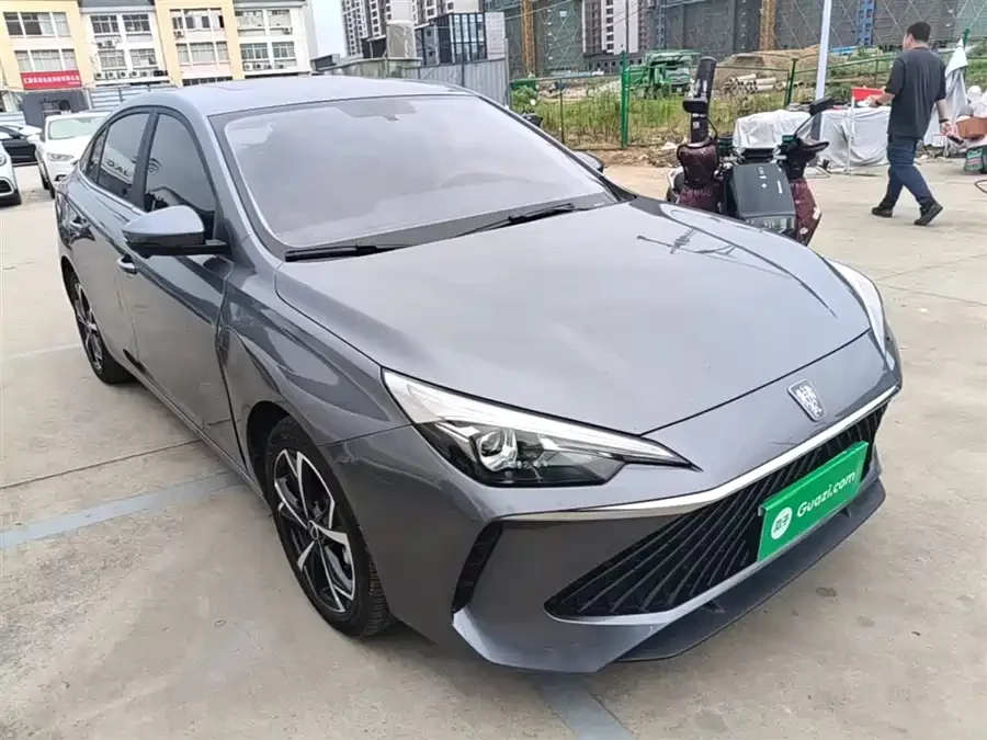 Roewe i5