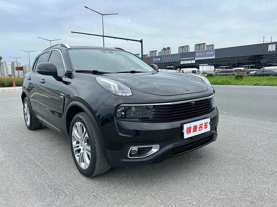Lynk & Co 01
