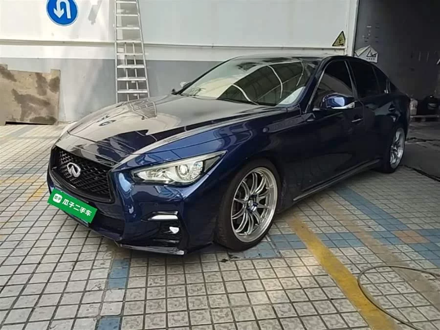 Infiniti Q50L
