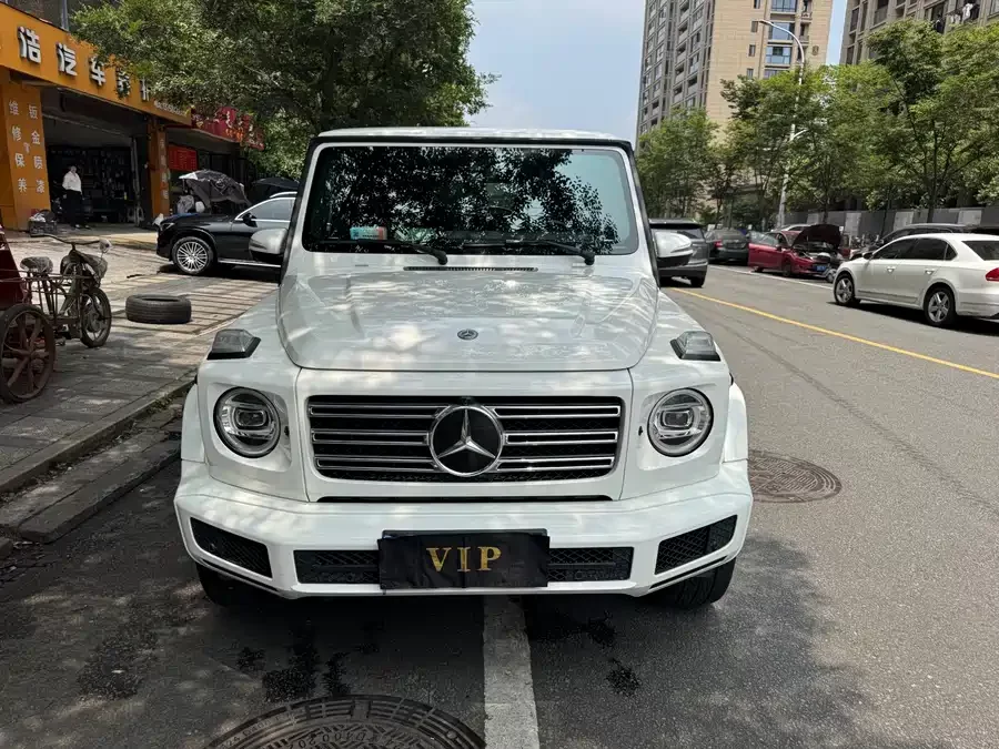 Mercedes Benz G-rated