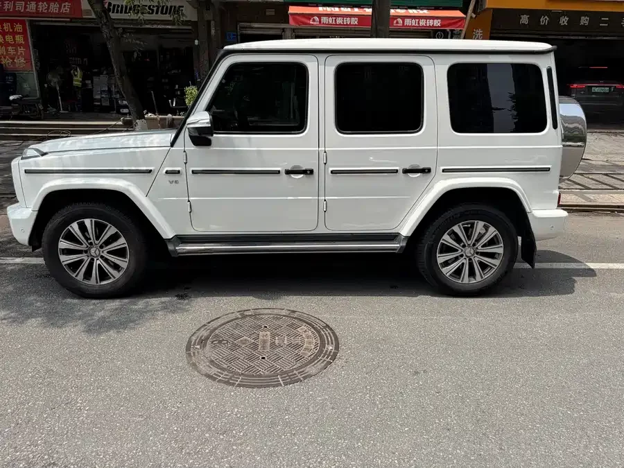 Mercedes Benz G-rated