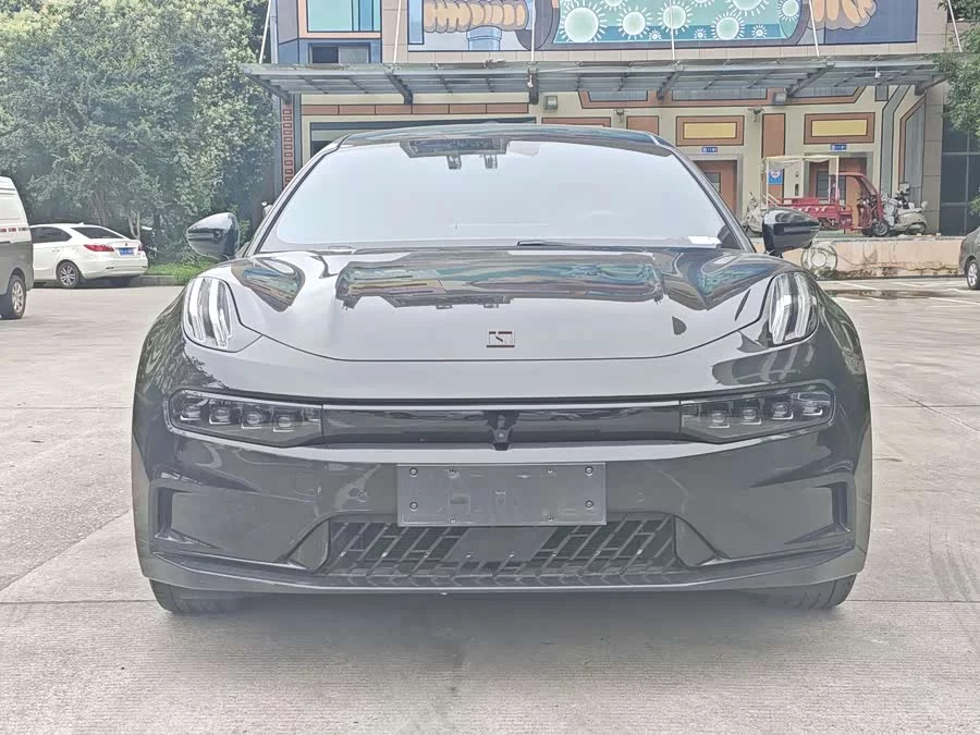 Zeekr 001