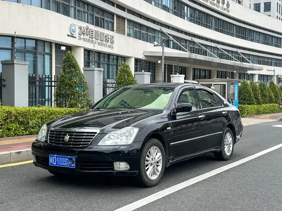Toyota crown