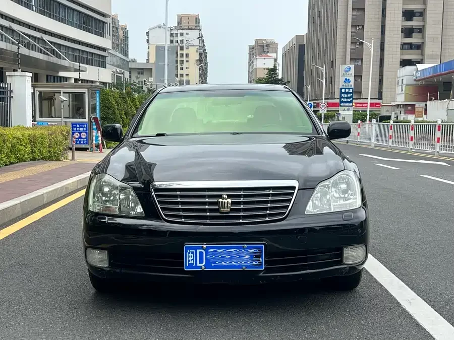 Toyota crown