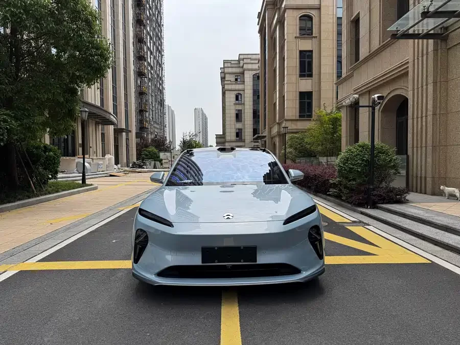 NIO ET5T