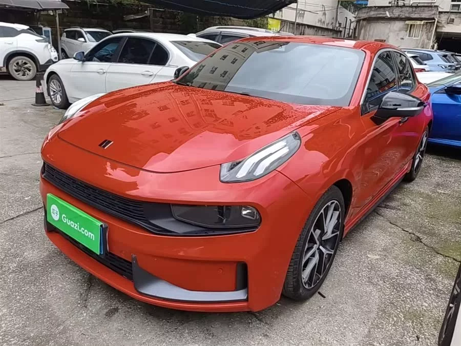 Lynk & Co 03