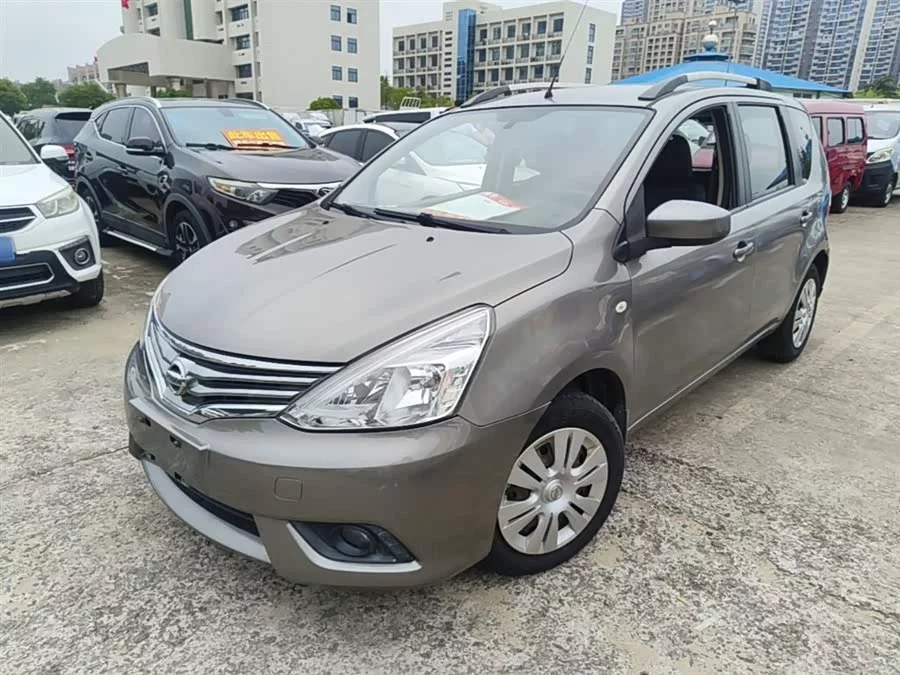 Nissan Livina