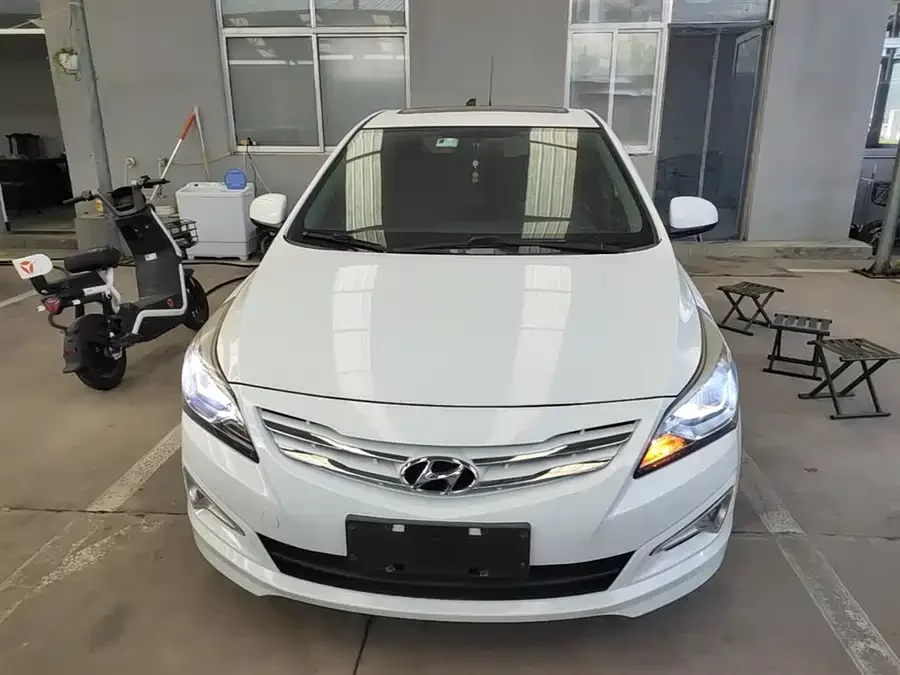 Hyundai Verna RV