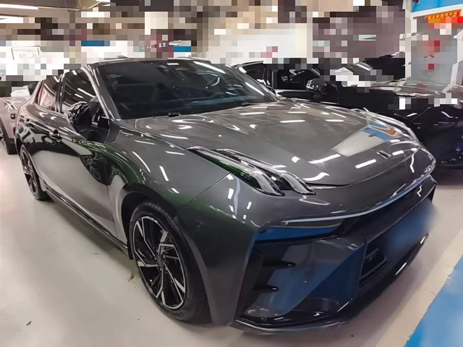 Lynk & Co 03