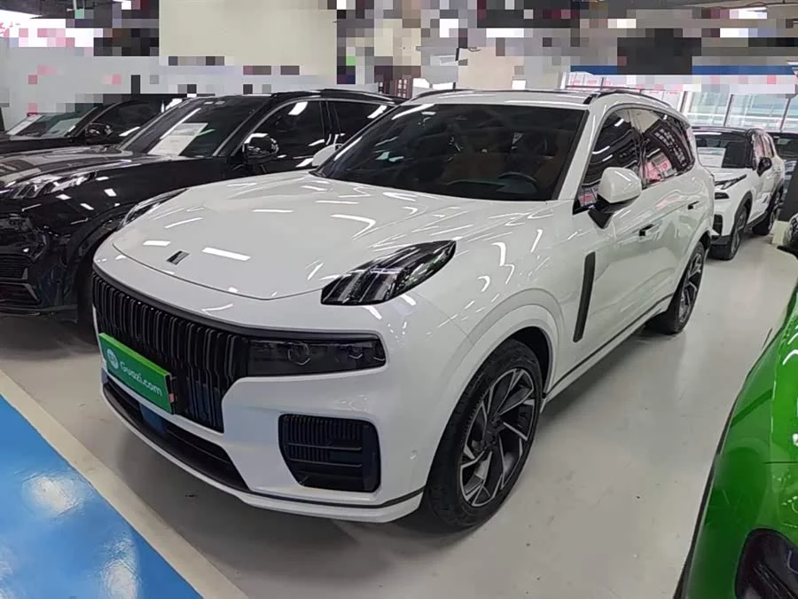 Lynk & Co 09
