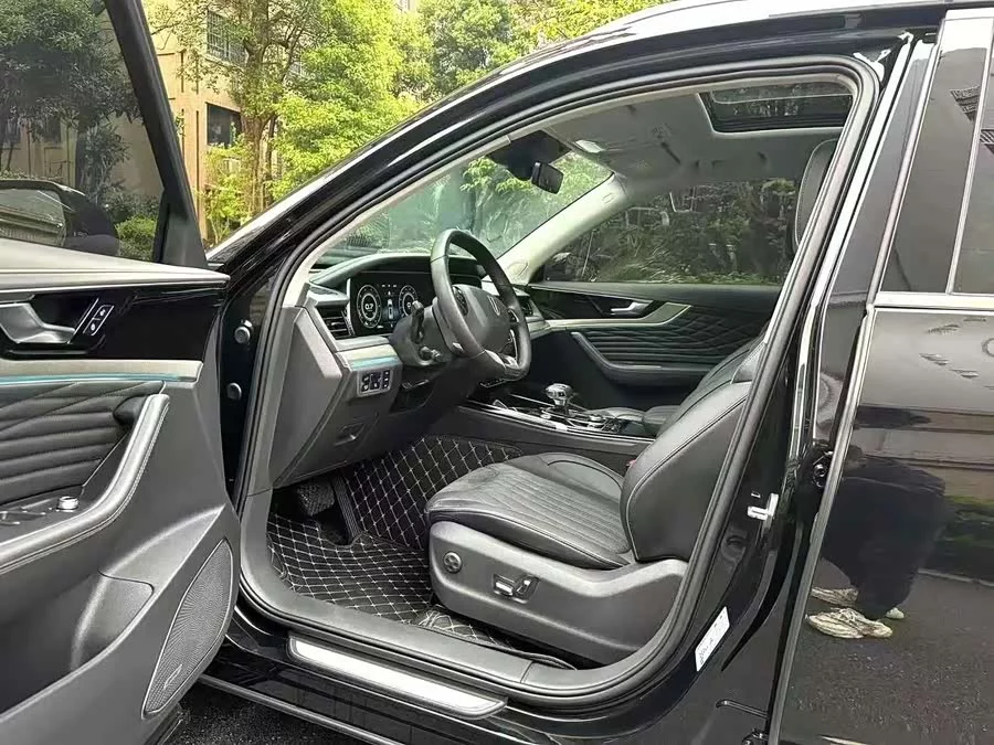Hongqi HS5