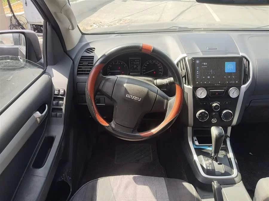 Isuzu D-MAX