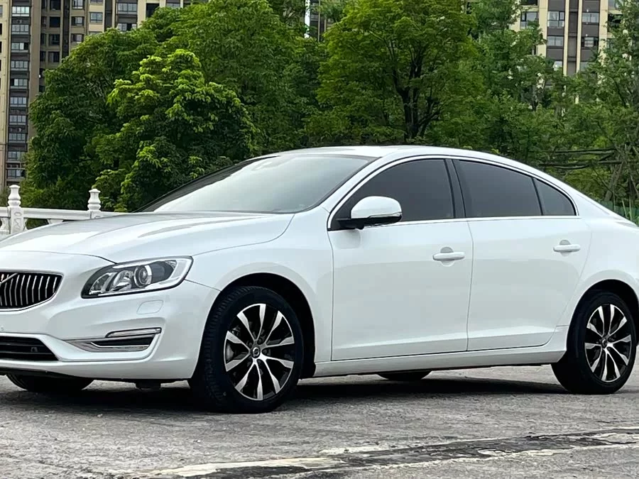 Volvo S60