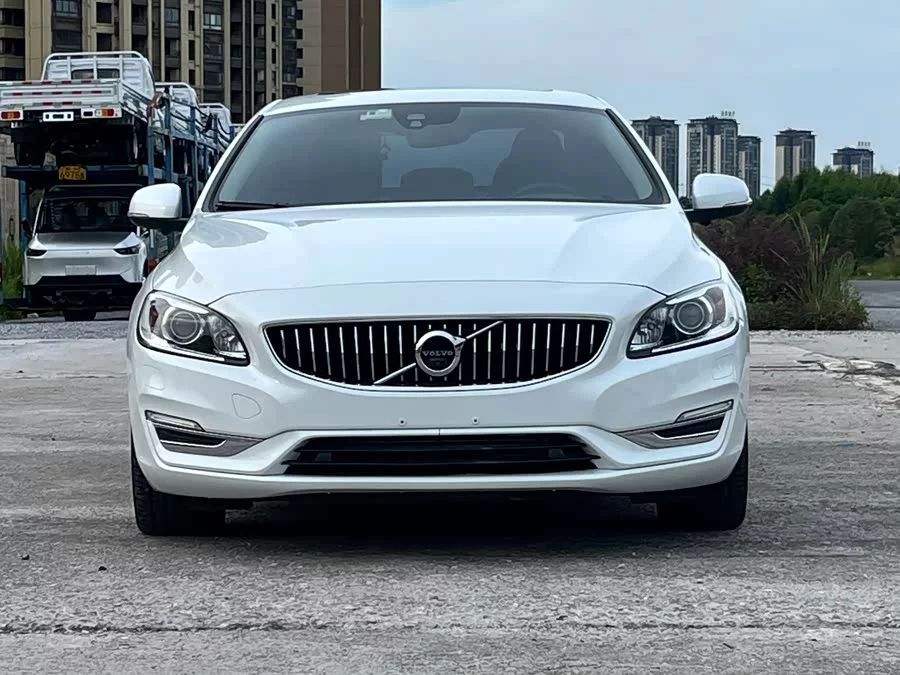 Volvo S60