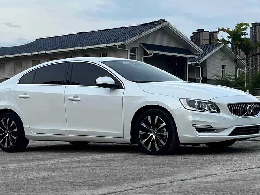 Volvo S60